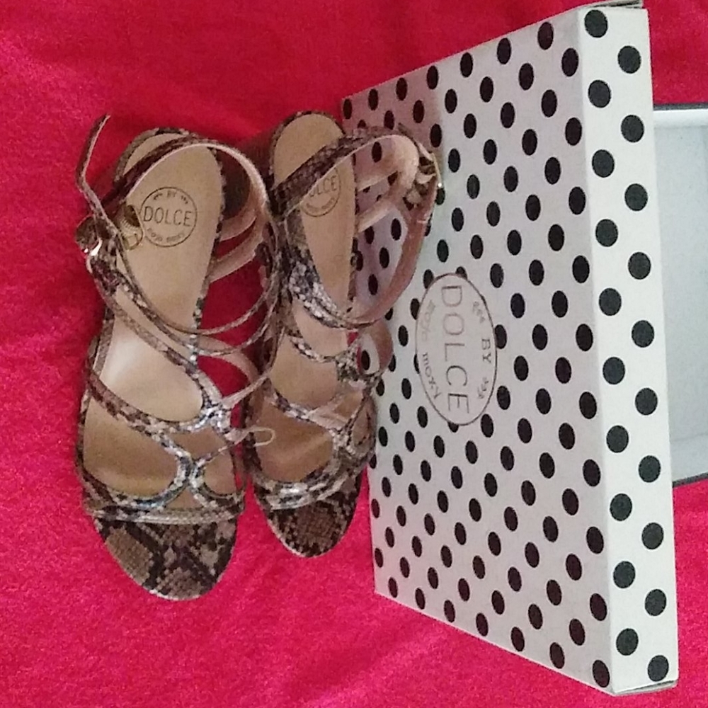 Dolce salvador Sandle with 3" heel size 9